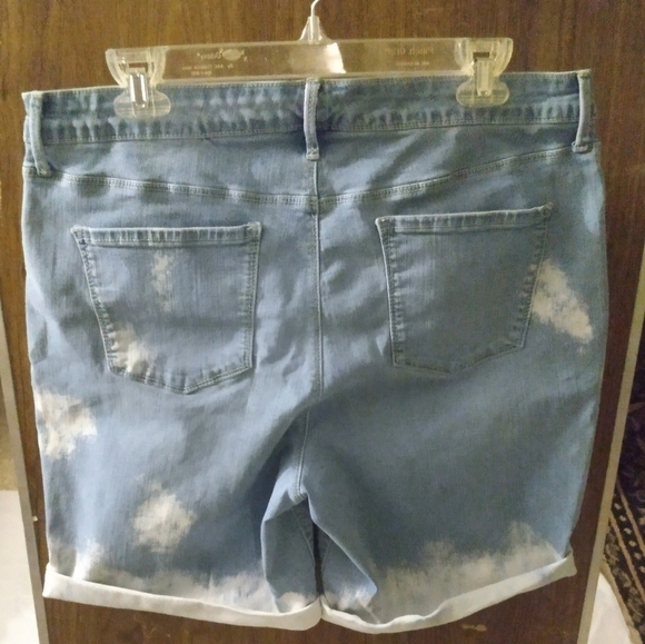 Women's Gloria Vanderbilt Detressed Short, 16, Wash Demin, pre-owned - Picture 2 of 9